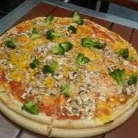 vegan pizza (: at Kai's Pizza in Karlsruhe