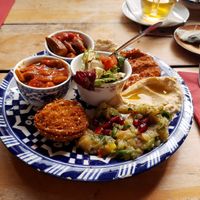 Mezze für mich combo, veganized at Moudi's Lecker Cafe in Zurich