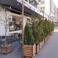 Outdoor seating at Moudi's Lecker Cafe in Zurich