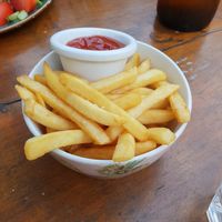 Side serve of chips at Oaklands Barn & Garden Centre in Pambula