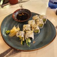 Avocado roll at Hanni Street Kitchen in Leer