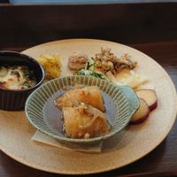 Kiu plate: the main that day was rolled cabbage with oatmeal as a filling.  Not pictured: brown rice and wakame soup at VEGAN CAFE Kiu 喜雨 in Kobe