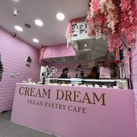Cafe  at Cream Dream in London