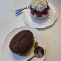 Coffee Carmel cans and raspberry and marzipan cake   at Cream Dream - Covent Garden in London