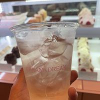 Peach 🍑 lemonade   at Cream Dream in London