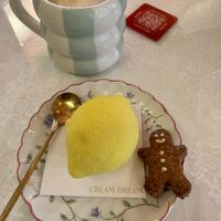 NO DRAMA LISI
LEMON ELDERFLOWER
£10.                                                                                           GINGERBREAD COFFEE WITH A COOKIE. £7  at Cream Dream in London