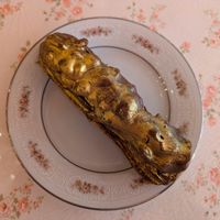Snickers eclair at Cream Dream - Covent Garden in London