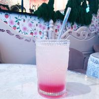 Barberry Lemonade

A refreshing blend of barberry with zesty lemon, creating a vibrant and fruity lemonade bursting with natural flavours. at Cream Dream - Covent Garden in London