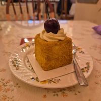 Honey cake at Cream Dream - Covent Garden in London