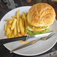 Veggi burger at Ronnie's Organic Coconut Garden in Koh Chang