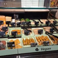 Vegane Frischetheke at REWE Markt Sinanovic in Wurzburg