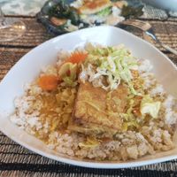 Curry amarillo de Tofu en guiso de verduras. Espectacular!! at La Gastroventana Sake Bar in Badajoz