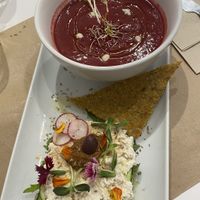 Gaspatxo remolatxa i lasanya raw at Bionectar in Girona