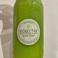 Kale, apple, lemon... at Bionectar in Girona