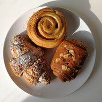 Nusskipferl, Schokolade Vanilleschnecke und Zimt Rolle at Hofbäckerei Edegger-Tax in Graz