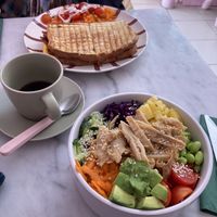 Poulet Poke Bowl and the bacon Sandwich  at Veg'Anne By Anne Dorcay in Paris