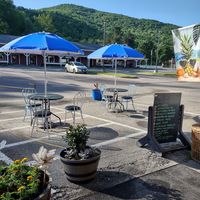 Outdoor seating at Three Mountain Cafe in Waitsfield