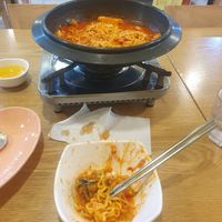  at Hotpot Tteokbokki Deokmiga Ewha Womans University - 전골떡볶이 덕미가 이대본점 in Seoul