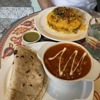 Biryani & poulet au beurre végétalien   at Tula in Montreal