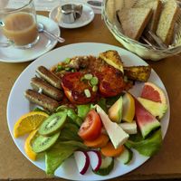 vegan english breakfast at Cafe Miller in Hamburg