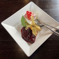 Heel lekker toetje met blauwe bessen en citroen  at ’t Koaikershuus in Ameland