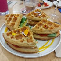 Club vegan : love it (there is scrambled tofu inside) at Lilo Brunch in Madrid