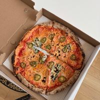  vegan margherita pizza with jalapeños  at Ollie's Pizza in High Falls