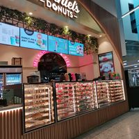  at MEL - Daniel's Donuts - T4 & T1 in Melbourne