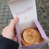 Mokka cinnamon roll at Have A Roll in Ghent