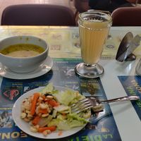 Salad, soupe and hot beverage at Loving Hut - Titikaka in Puno
