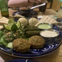 Plato completo   at Habibti Falafel in Guanajuato