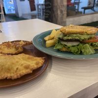 Empanadas (low on shrooms) & burger (no vegan bread)  at Soy Bonsai - Maybe closed in Puerto Villamil