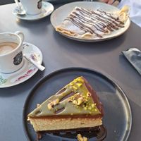Crepe mit Nuss-Nougat Creme und Dubai Cheesecake at Bakery Giusy in Gran Canaria