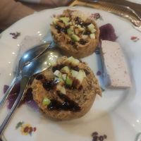 Tartare con formaggio e crema di cipolle rosse at La Sidreria in Milan