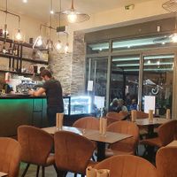 Peu avant de la fermeture du soir. at Guenat's in Martigues