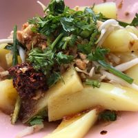 Tofu thoke, Burmese dish at Weekly Market in Chiang Mai