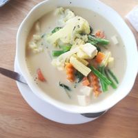 Mixed vegetable and Tofu green Thai curry at Tree House Cafe in Koh Tao