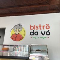 The counter at Bistrô da Vó in Pindamonhangaba