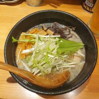 Vegan Ramen. Toppinga are mushroom, bamboo shoot, green onion (shallot?) , bean sprout and greens at Yoshiharu in Kyoto