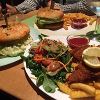 Schnitzel + Pommes, Cheeseburger and another Burger, vegan at Hirschbachstueberl in Lenggries