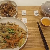 Taiwanese style fried noodles, fried tofu and pot of tea at Taiwan Vegan Yoichi in Osaka