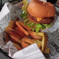 American classic burguer at Rúkula Vegan Food in Malaga