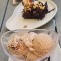 Chocolate Brownie and Kinder ice cream at Rúkula Vegan Food in Malaga