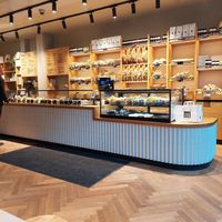 Counter / interior as seen from one of the 4 small tables to sit at Zeit für Brot in Frankfurt