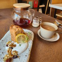 Carrot cake & ginger tea at Cafe Gallery Sun 燦 in Kyoto