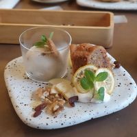 Carrot cake with rum and raisin ice cream #Veganuary at Cafe Gallery Sun 燦 in Kyoto