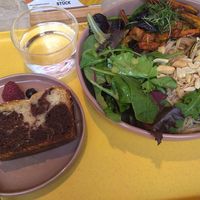 vegan mix and match veggies and vegan marmor cake at Café "das Goldstück" in Vienna