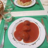 Pâtes à l'ail et boulettes de légumes (on a partagé nos plats) at Pepintxo in Barakaldo