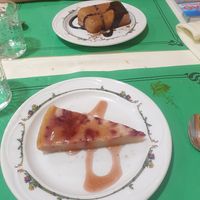 Tarte citron framboise et Pudding au chocolat at Pepintxo in Barakaldo