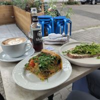 Gemüsequiche, Cappuccino mit Sojamilch, "Open Sandwich" und eine Fritzkola at Nunu Mannheim in Mannheim